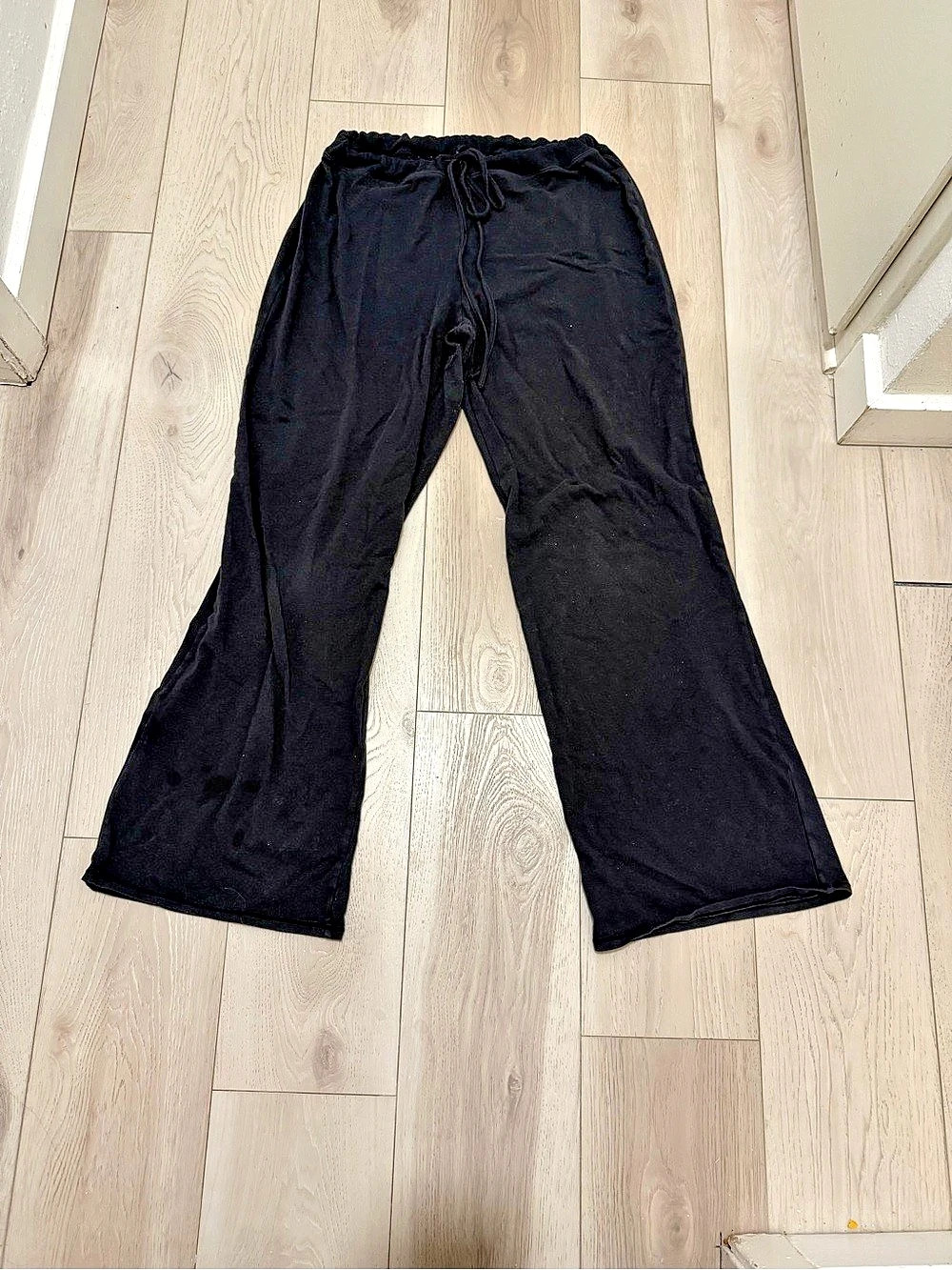 SKIMS - Drawstring Black Bootleg Yoga Pants